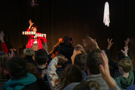 LUNE BOSSUE Baton de conte 1