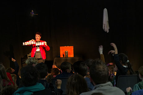 LUNE BOSSUE Baton de conte 2